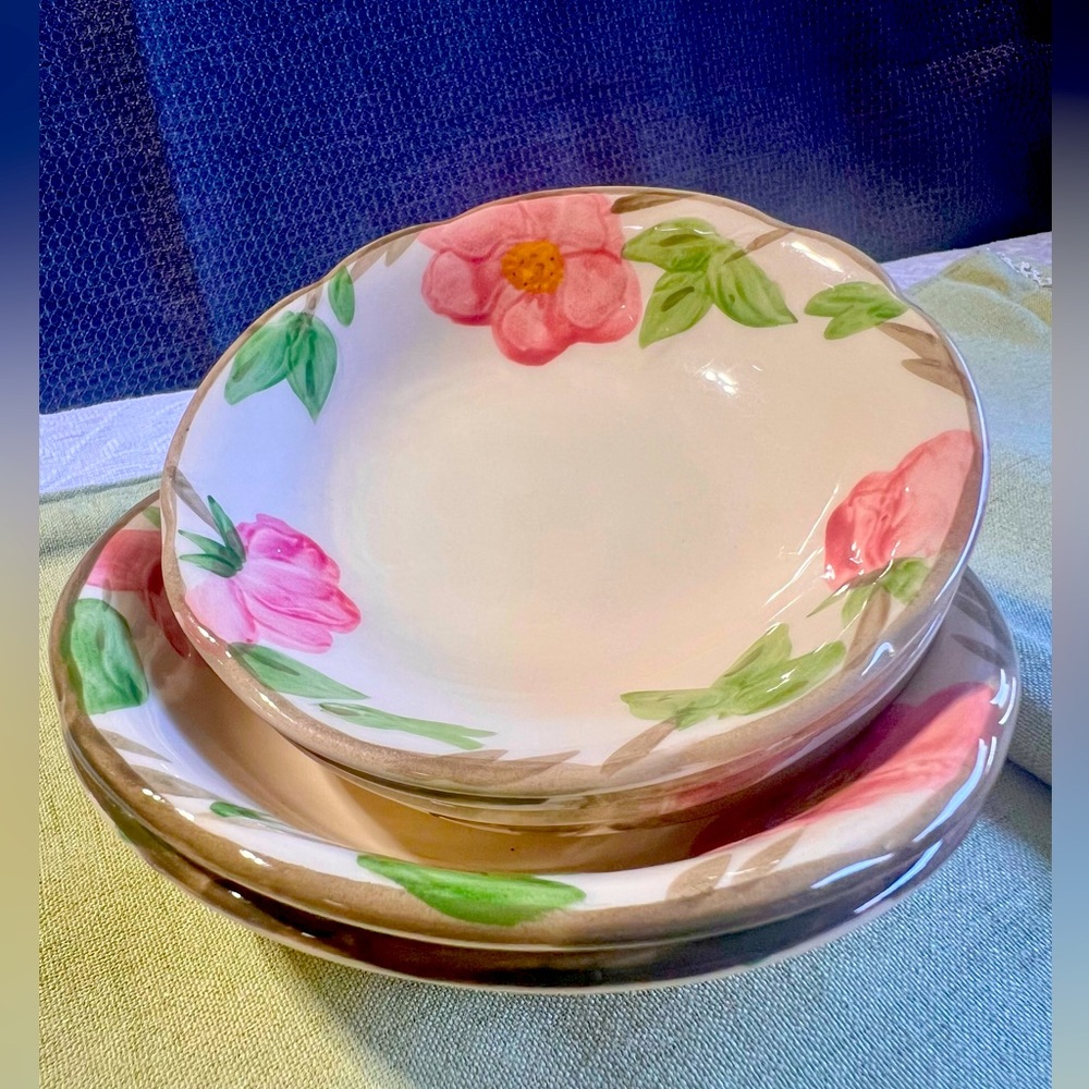 6-Desert Rose bowls (England)